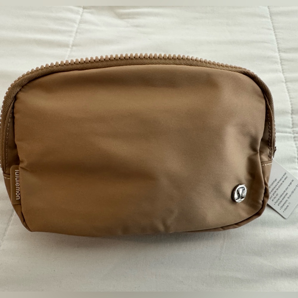 Lululemon Athletica Tan Toiletry Bag with Zipper Closure